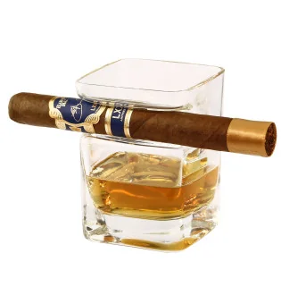 Rum Whisky Glas mit Zigarrenablage